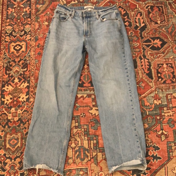 Abercrombie & Fitch Curve Love Low Rise Baggy Jean - Picture 2 of 5